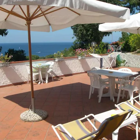 Dei Limoni Couette-café SantʼAndrea