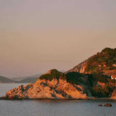 Alojamento de Acomodação e Pequeno-almoço Dei Limoni SantʼAndrea