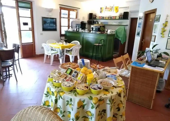 לינה וארוחת בוקר Dei Limoni